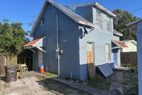 Commercial property in West Palm Beach, Florida 82.31 sq.m. № 1162868 - photo 1