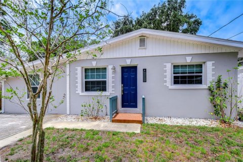 Casa en alquiler en Saint Petersburg, Florida, 2 dormitorios, 90.58 m2 № 2283731 - foto 2