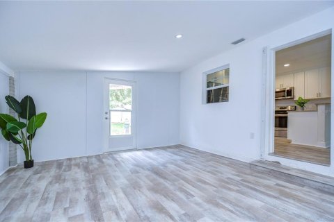 Casa en alquiler en Saint Petersburg, Florida, 2 dormitorios, 90.58 m2 № 2283731 - foto 19