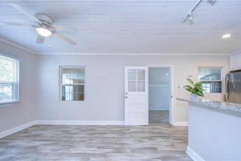 Casa en alquiler en Saint Petersburg, Florida, 2 dormitorios, 90.58 m2 № 2283731 - foto 26