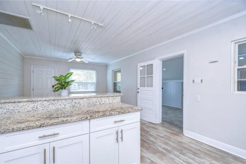 Casa en alquiler en Saint Petersburg, Florida, 2 dormitorios, 90.58 m2 № 2283731 - foto 14