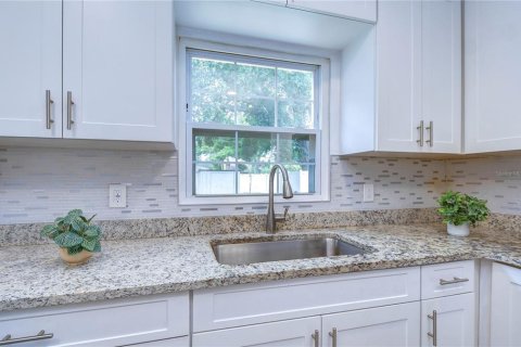 Casa en alquiler en Saint Petersburg, Florida, 2 dormitorios, 90.58 m2 № 2283731 - foto 13