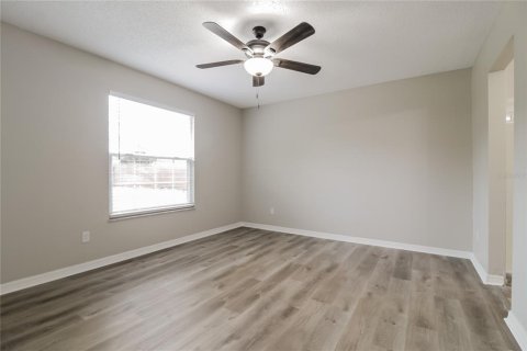 Casa en alquiler en Deltona, Florida, 3 dormitorios, 129.69 m2 № 1690606 - foto 8