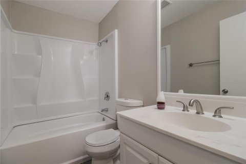 Casa en alquiler en Deltona, Florida, 3 dormitorios, 129.69 m2 № 1690606 - foto 15