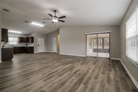 Casa en alquiler en Deltona, Florida, 3 dormitorios, 129.69 m2 № 1690606 - foto 4