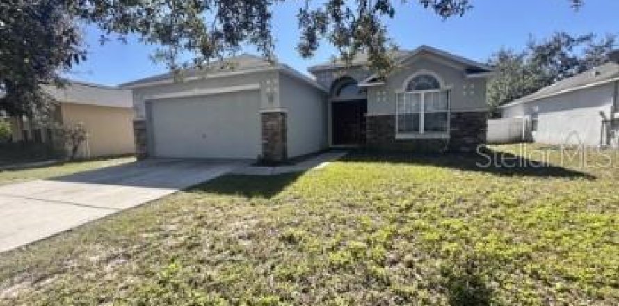 House in Kissimmee, Florida 3 bedrooms, 151.62 sq.m. № 2239178