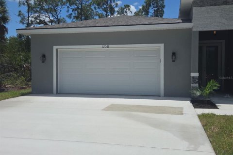 Villa ou maison à vendre à Port Charlotte, Floride: 3 chambres, 165.18 m2 № 2142976 - photo 2