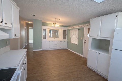 Apartment in Leesburg, Florida 2 bedrooms, 124.86 sq.m. № 2393845 - photo 8