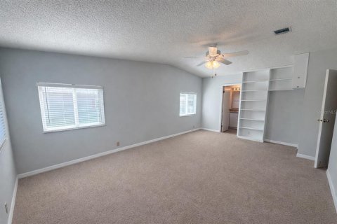 Apartment in Leesburg, Florida 2 bedrooms, 124.86 sq.m. № 2393845 - photo 13