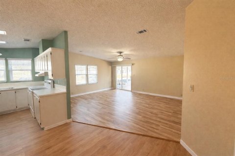 Apartment in Leesburg, Florida 2 bedrooms, 124.86 sq.m. № 2393845 - photo 5