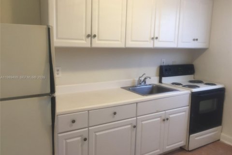 Copropriété à louer à Miami, Floride: 2 chambres, 60.39 m2 № 2051522 - photo 2