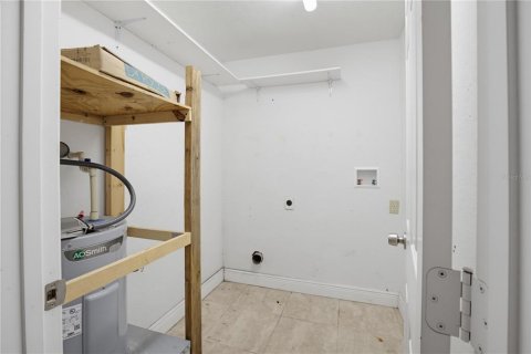 Casa en venta en Eustis, Florida, 3 dormitorios, 192.96 m2 № 2363365 - foto 13