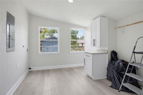 Casa en venta en Eustis, Florida, 3 dormitorios, 192.96 m2 № 2363365 - foto 16