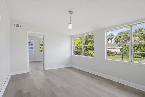 Casa en venta en Eustis, Florida, 3 dormitorios, 192.96 m2 № 2363365 - foto 17