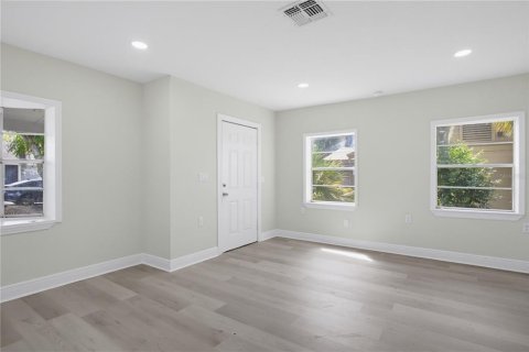 Casa en venta en Eustis, Florida, 3 dormitorios, 192.96 m2 № 2363365 - foto 26