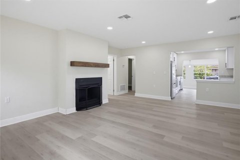 Casa en venta en Eustis, Florida, 3 dormitorios, 192.96 m2 № 2363365 - foto 12