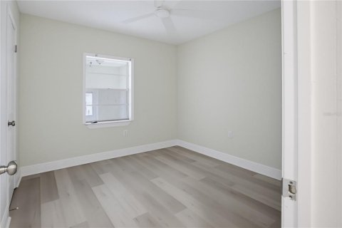 Casa en venta en Eustis, Florida, 3 dormitorios, 192.96 m2 № 2363365 - foto 8