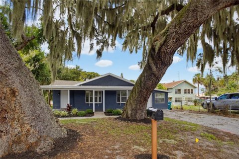 Casa en venta en Eustis, Florida, 3 dormitorios, 192.96 m2 № 2363365 - foto 2