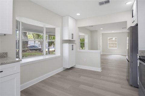Casa en venta en Eustis, Florida, 3 dormitorios, 192.96 m2 № 2363365 - foto 20
