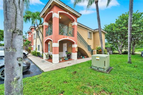 Touwnhouse à vendre à Miami, Floride: 3 chambres, 104.98 m2 № 1849116 - photo 24