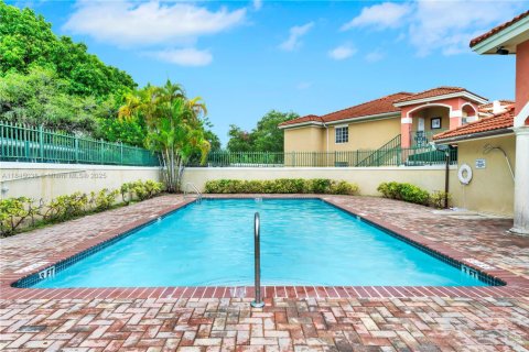 Touwnhouse à vendre à Miami, Floride: 3 chambres, 104.98 m2 № 1849116 - photo 26