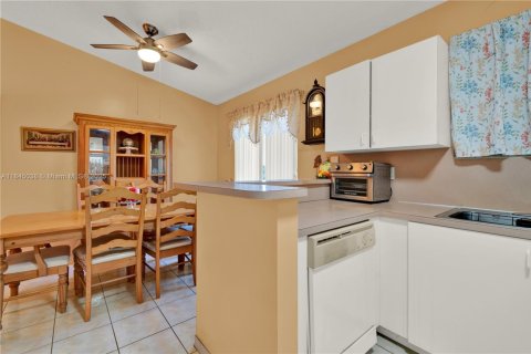 Touwnhouse à vendre à Miami, Floride: 3 chambres, 104.98 m2 № 1849116 - photo 12