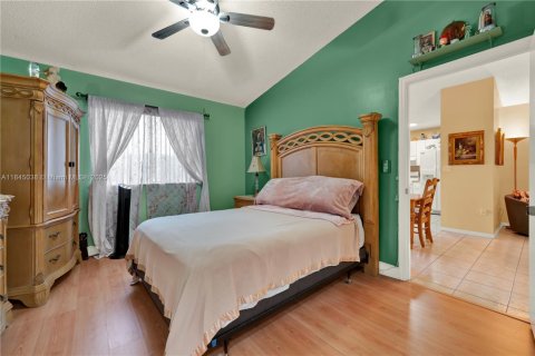 Touwnhouse à vendre à Miami, Floride: 3 chambres, 104.98 m2 № 1849116 - photo 18