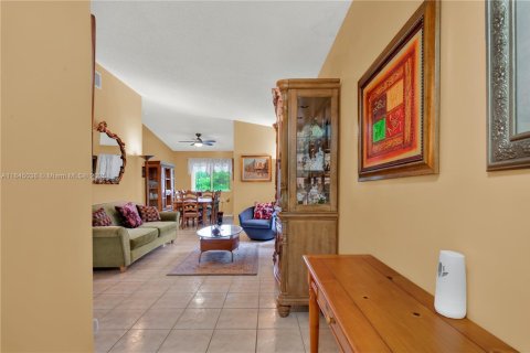 Touwnhouse à vendre à Miami, Floride: 3 chambres, 104.98 m2 № 1849116 - photo 5