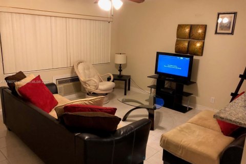 Copropriété à vendre à Deerfield Beach, Floride: 1 chambre, 54.35 m2 № 1731471 - photo 2