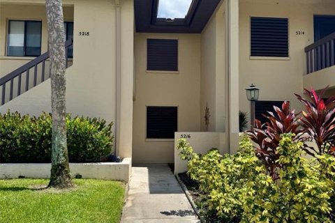 Copropriété à louer à Sarasota, Floride: 2 chambres, 98.94 m2 № 1823159 - photo 1