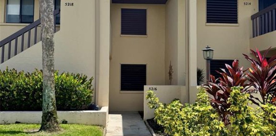 Condo in Sarasota, Florida, 2 bedrooms № 1823159