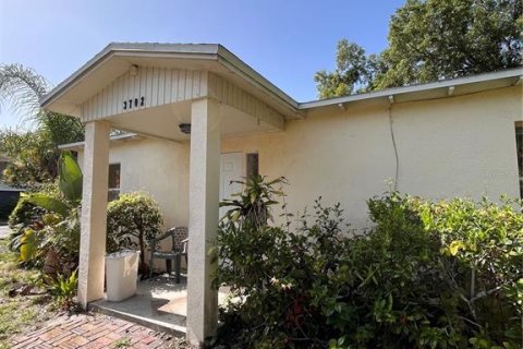 House in Tampa, Florida 2 bedrooms, 69.58 sq.m. № 2198310 - photo 3