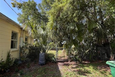 House in Tampa, Florida 2 bedrooms, 69.58 sq.m. № 2198310 - photo 6