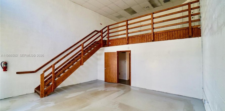 Propiedad comercial en Miami, Florida № 2029637