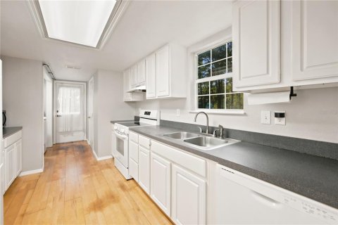 Villa ou maison à louer à Williston, Floride: 3 chambres, 136.94 m2 № 2431251 - photo 3