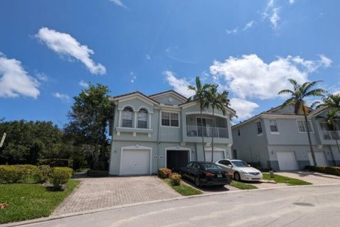 Townhouse in Riviera Beach, Florida 2 bedrooms, 111.39 sq.m. № 2261584
