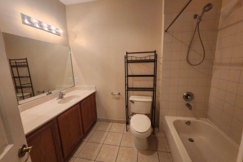 Townhouse in Riviera Beach, Florida 2 bedrooms, 111.39 sq.m. № 2261584 - photo 12