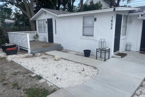 Commercial property in Saint Petersburg, Florida 3 bedrooms, 108.23 sq.m. № 1843827 - photo 7