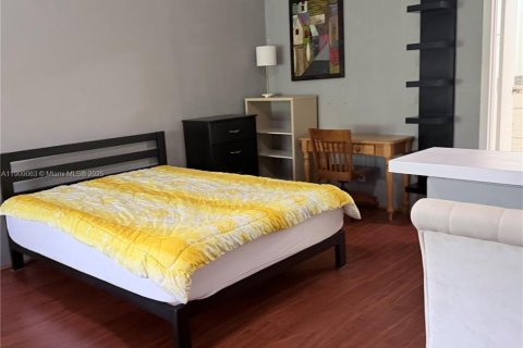 Commercial property in Fort Lauderdale, Florida 1 bedroom, 264.12 sq.m. № 1968404 - photo 8