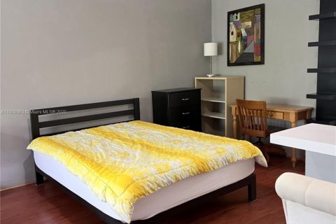 Commercial property in Fort Lauderdale, Florida 1 bedroom, 264.12 sq.m. № 1968404 - photo 6