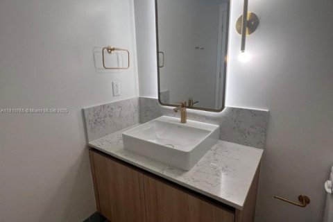 Condominio en venta en Miami, Florida, 2 dormitorios, 85.1 m2 № 2032860 - foto 20