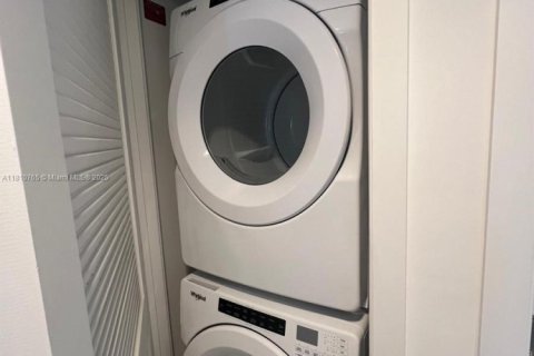 Condominio en venta en Miami, Florida, 2 dormitorios, 85.1 m2 № 2032860 - foto 21