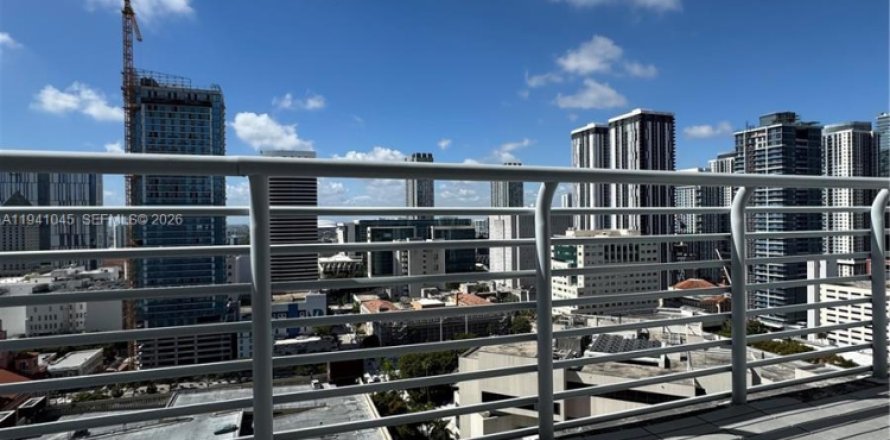 Кондоминиум с 1 спальней в Майами, Флорида № 2000424