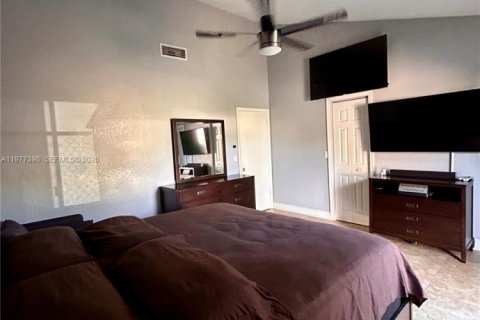 Townhouse in North Lauderdale, Florida 2 bedrooms, 92.25 sq.m. № 2041671 - photo 11