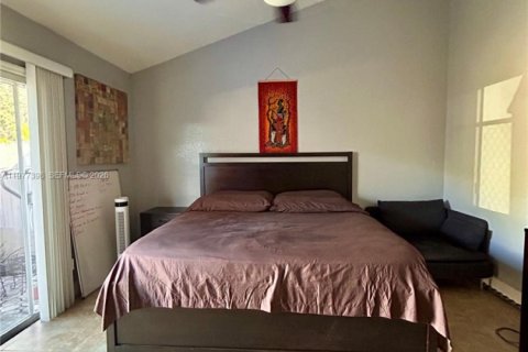 Townhouse in North Lauderdale, Florida 2 bedrooms, 92.25 sq.m. № 2041671 - photo 12