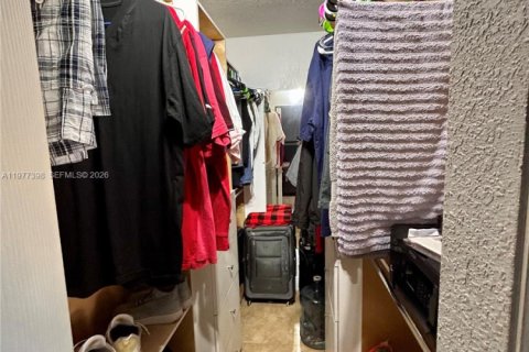 Townhouse in North Lauderdale, Florida 2 bedrooms, 92.25 sq.m. № 2041671 - photo 13