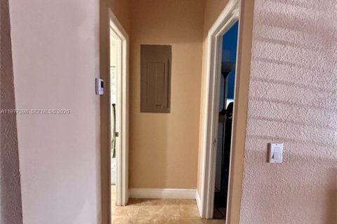 Townhouse in North Lauderdale, Florida 2 bedrooms, 92.25 sq.m. № 2041671 - photo 17