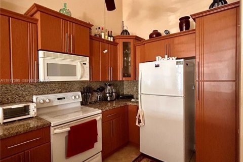 Townhouse in North Lauderdale, Florida 2 bedrooms, 92.25 sq.m. № 2041671 - photo 7