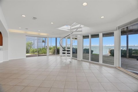 Casa en venta en Clearwater, Florida, 3 dormitorios, 231.14 m2 № 2095457 - foto 29
