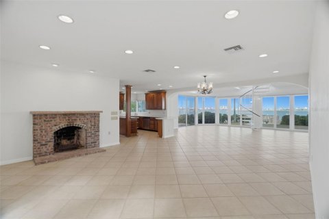 Casa en venta en Clearwater, Florida, 3 dormitorios, 231.14 m2 № 2095457 - foto 22